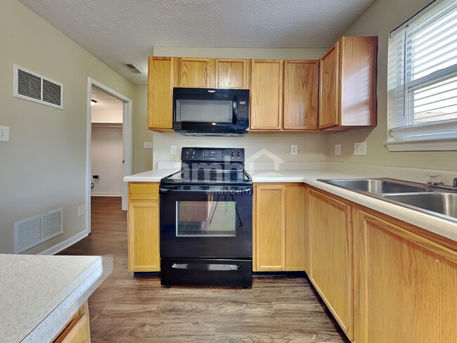 Foto del edificio - 4372 Mahogany Dr