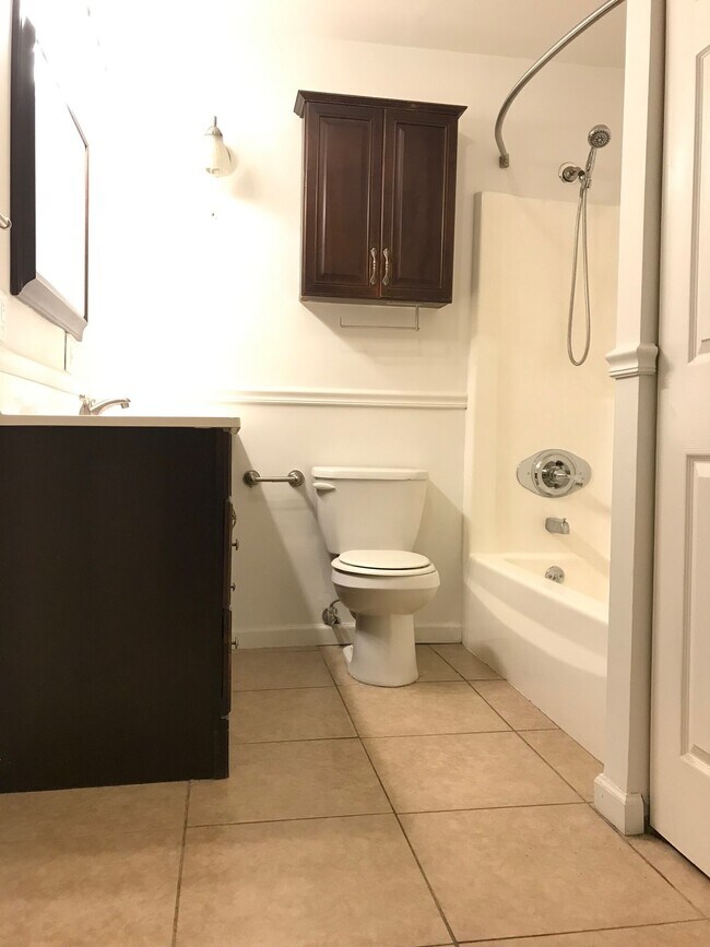 Foto del edificio - 45 Scarborough Ln