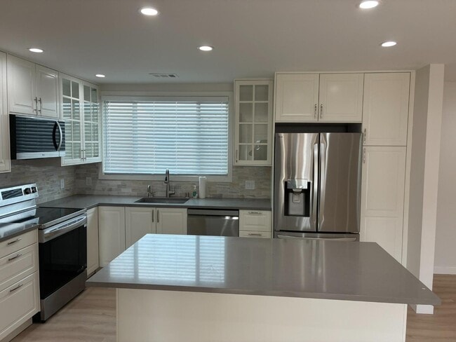 Building Photo - 202 Rockwood Dr