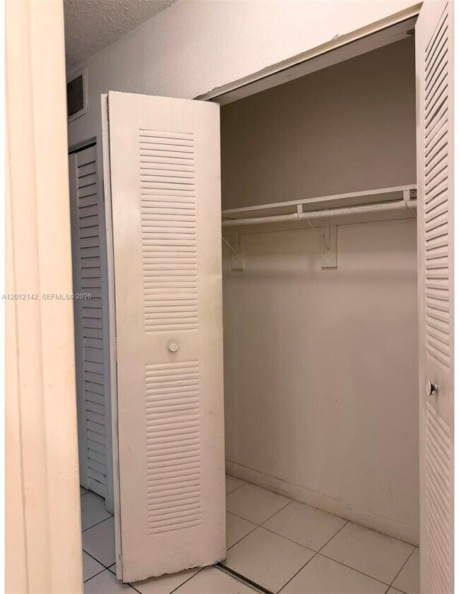 Foto del edificio - 291 NW 177th St
