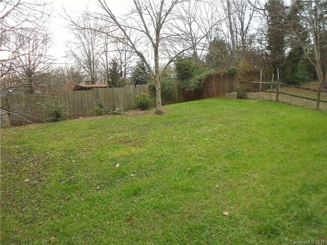 Building Photo - Room in 3 Bedroom Townhome at Cressingham Ct