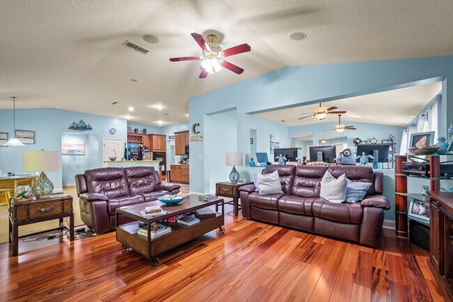 Foto del edificio - 11829 Carolwood Ln