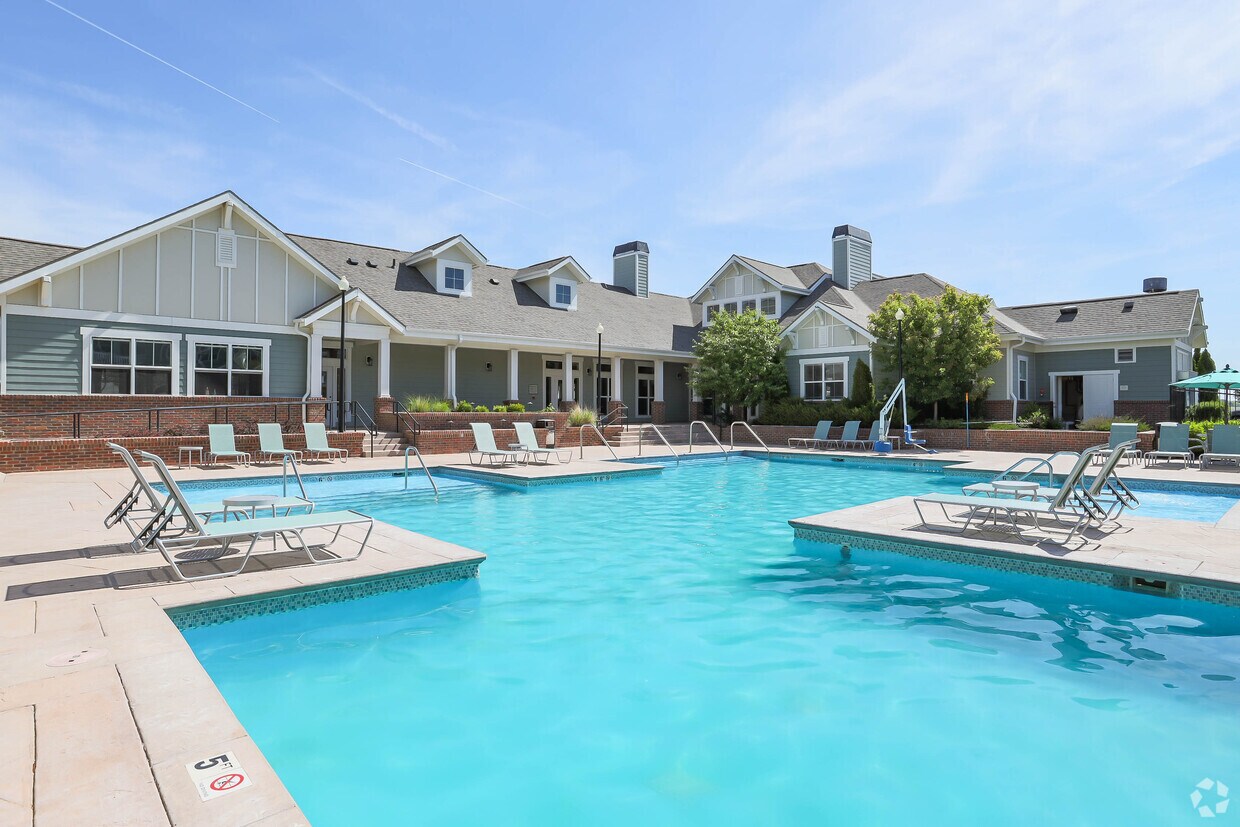 Aventine at Wilderness Hills Apartment Homes Lincoln, NE