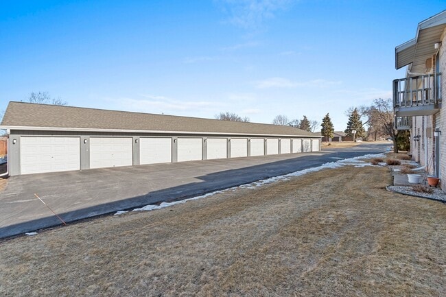 Building Photo - Wintergreen