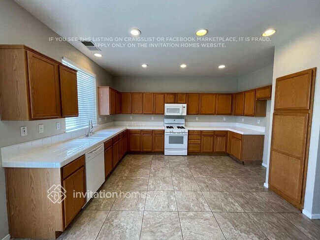 Building Photo - 4609 Ridgeline Dr