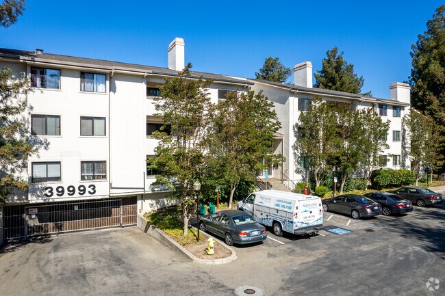 Building Photo - 39951-39993 Fremont Blvd