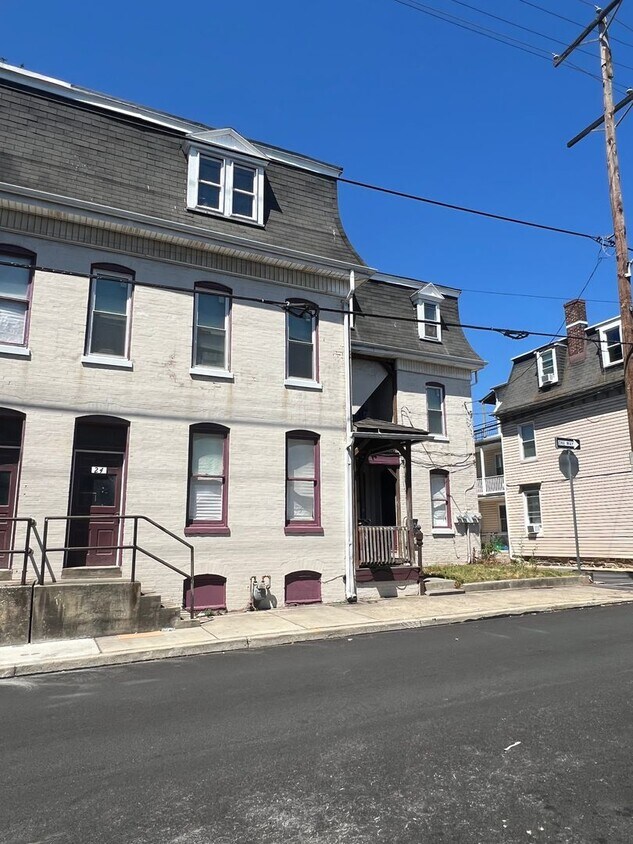 24 N Hartley St Unit 1st Floor, York, PA 17401 Room for Rent in York