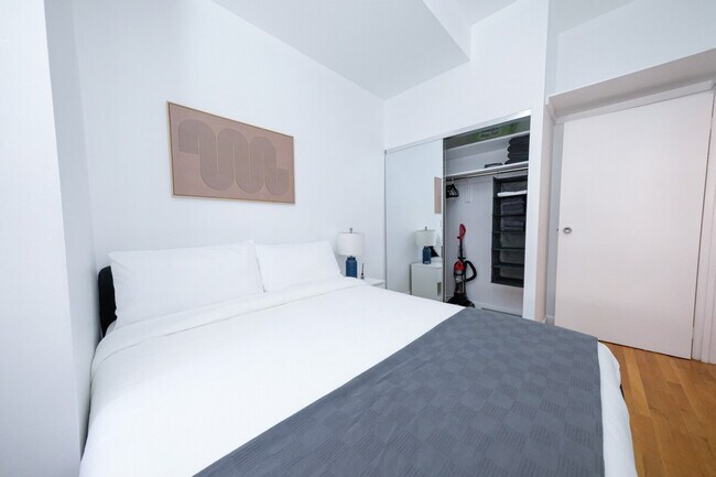 Foto del edificio - 305 E 95th St