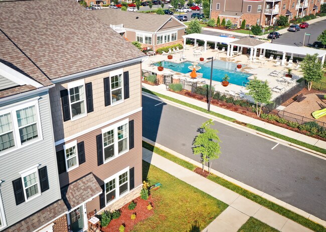 Building Photo - 1800 Sag Harbor Ln