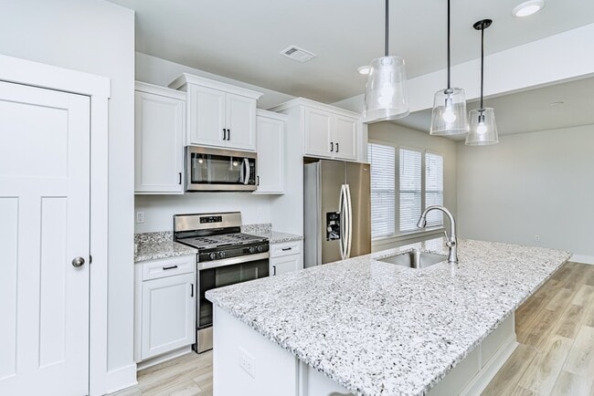 Photo - 114 Marston Ln House