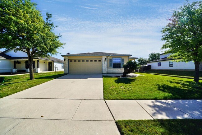 Foto del edificio - Beautiful home in the desirable Trails of Kensington Ranch, Schertz, TX - Realtor Commission: $500