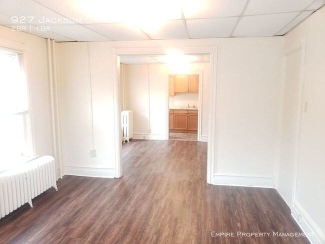 Building Photo - 2 Bedroom 1 Bath in Allentown