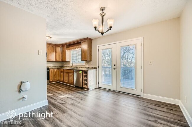 Building Photo - 5 br, 3 bath House - 5385 Stewart Mill Roa...