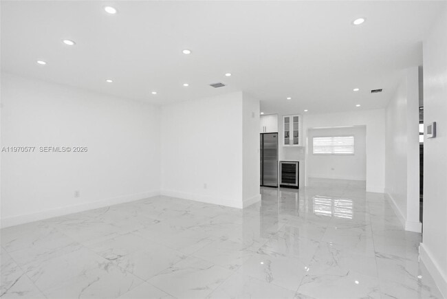 Building Photo - 5521 SW 104th Ave
