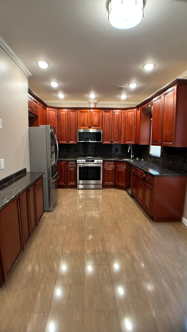 Kitchen - 277 Randolph Ave