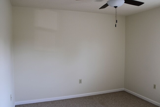 Building Photo - 109 Twin Hills Rd