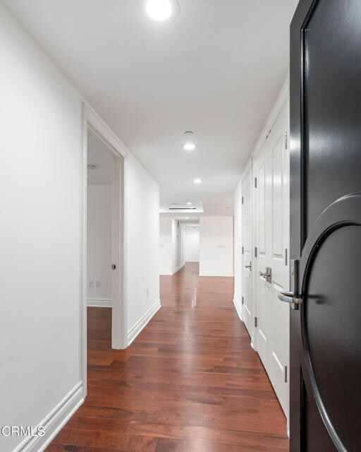 Foto del edificio - 250 S De Lacey Ave