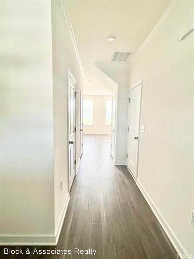 Building Photo - 3 br, 2.5 bath House - 44 Alder Creek Court