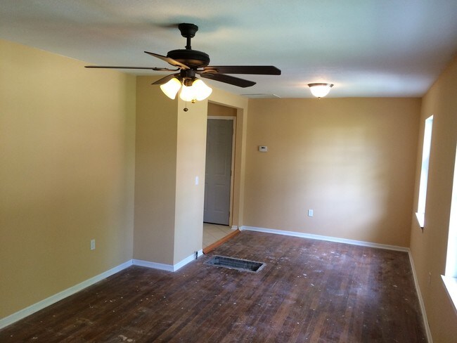 Building Photo - 306 Kimball Ave