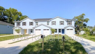 Building Photo - 1114 Comanche St