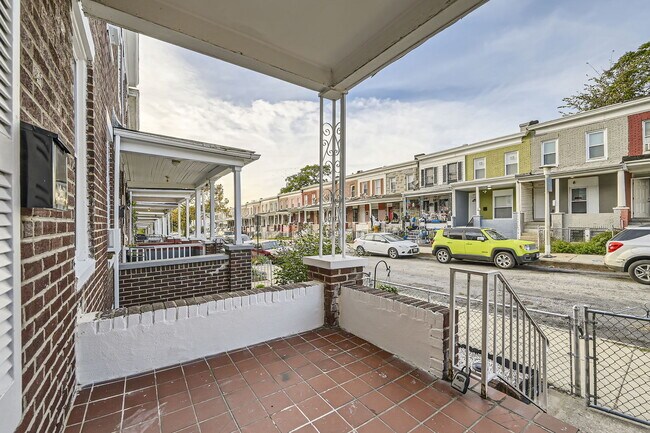 Building Photo - 2509 Lauretta Ave