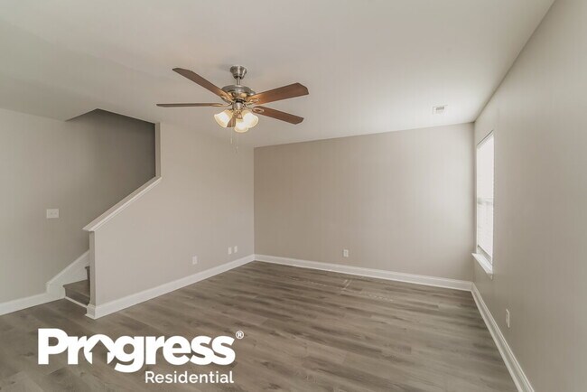 Foto del edificio - 10405 Yellow Rose Ln