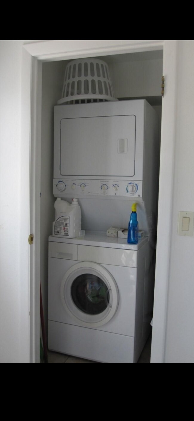 Foto del edificio - 552 Polar Ct