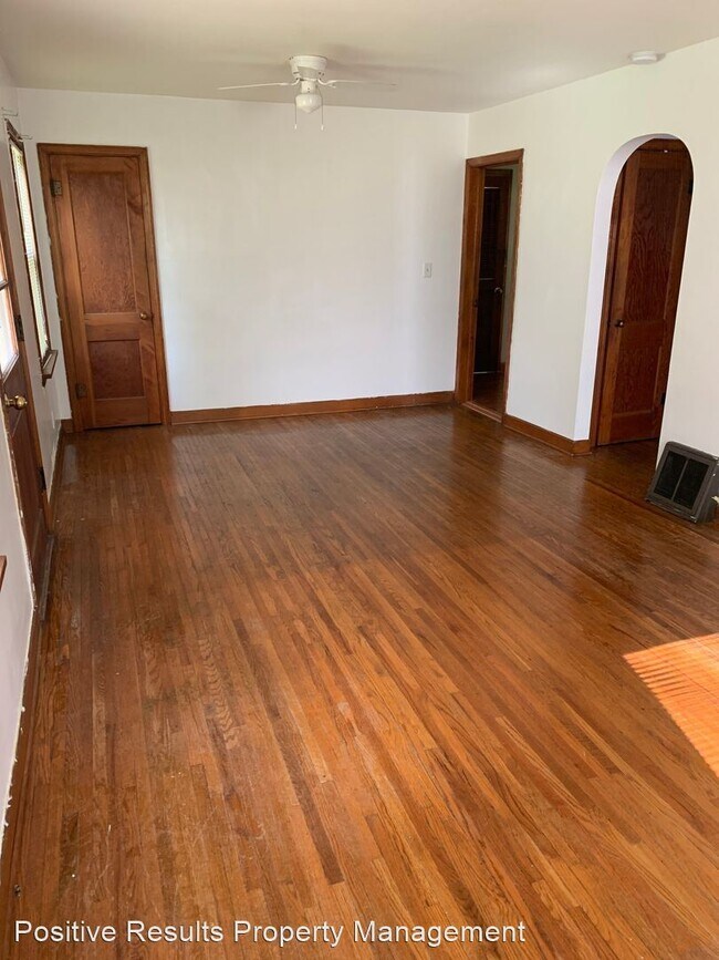 Building Photo - 1 br, 1 bath House - 609 E. Jackson Street