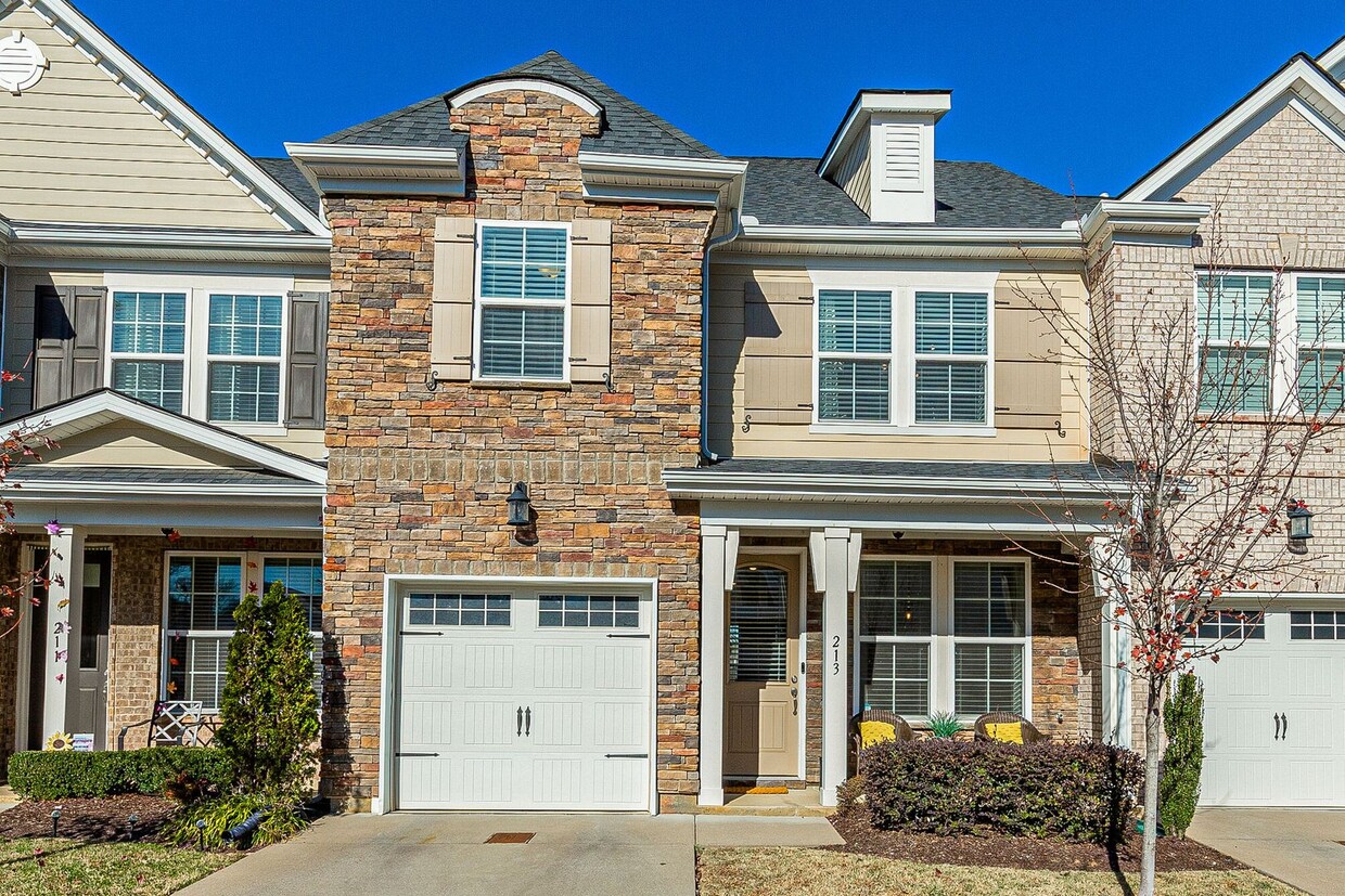 Primary Photo - Beautiful 3 Bed, 2/1 Bath Mount Juliet Tow...