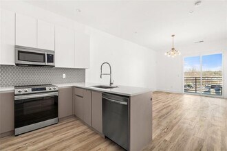 Building Photo - 1155 Custer Ave SE