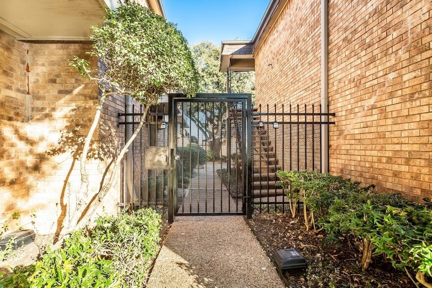 Photo - 10248 Regal Oaks Drive Unit A