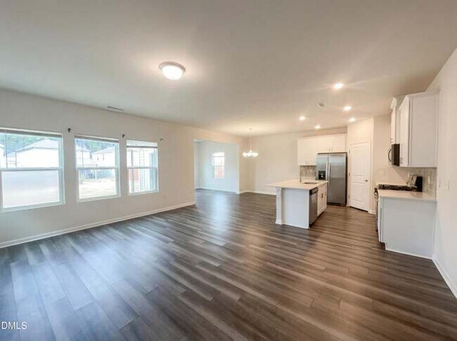 Foto del edificio - 1012 Depot Dr