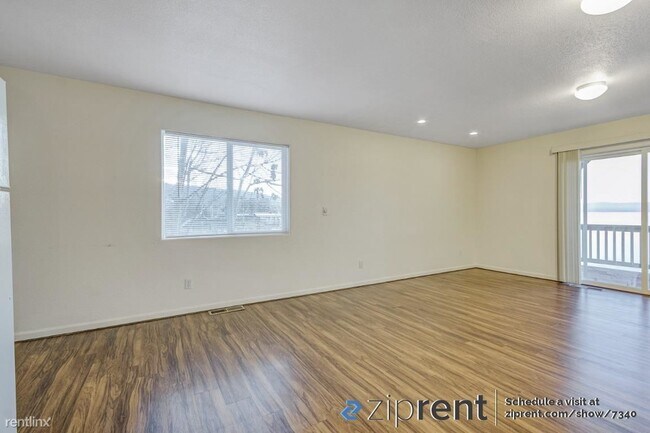 Foto del edificio - 3 br, 2 bath House - 4571 E Hwy 20, Nice, ...
