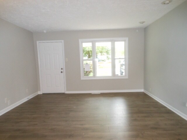 Building Photo - 152 W Briarcliff Rd