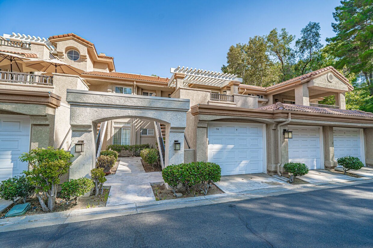 Foto principal - COMING SOON! 1 Bedroom Condo for Rent in V...