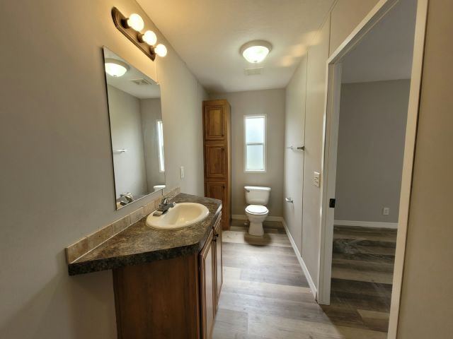 Building Photo - 28 Virgil