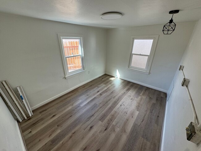 Building Photo - 312 Peach Ave