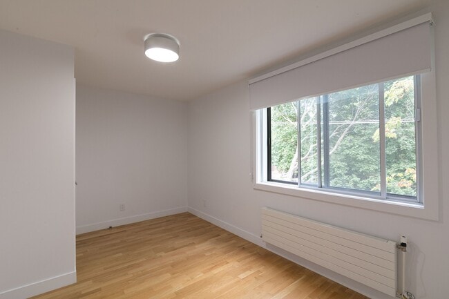 Building Photo - 4515 Rue Dupuis