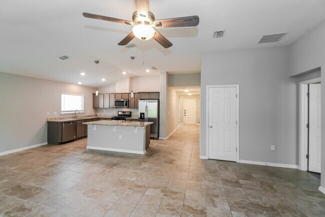 Foto del edificio - 194 Flach Dr