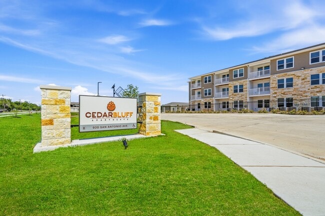 Building Photo - Cedar Bluff Apartments