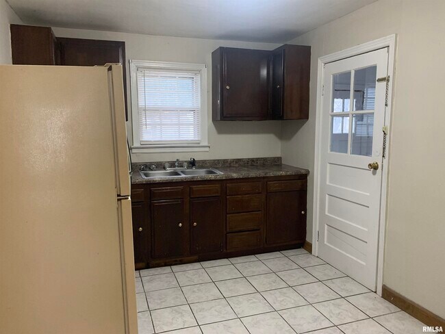 Foto del edificio - 3316 N El Vista Ave