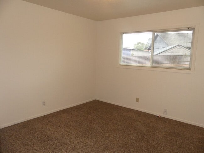 Building Photo - Adorable Portland Ranch!~ Close-In * Freew...