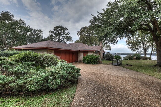 Foto del edificio - 10725 Joann St