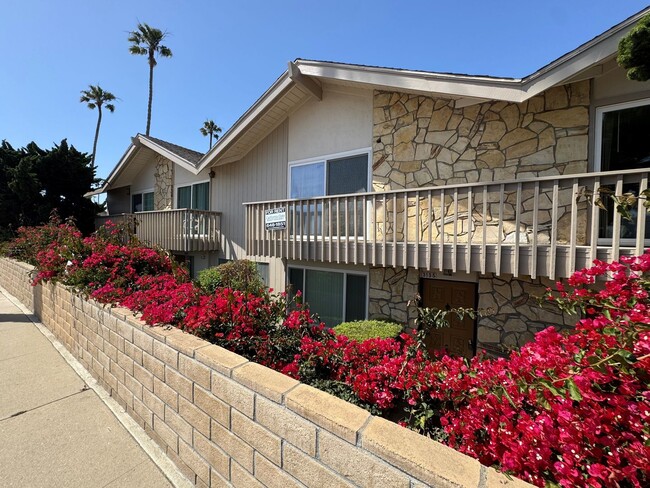 Building Photo - Spacious Ventura Keys Condo- Enjoy The Marina Life!