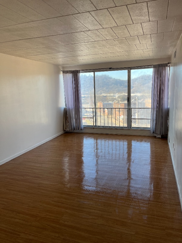 Building Photo - 508 4th St