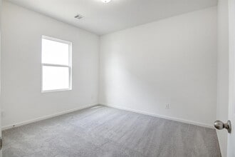 Building Photo - 5002 Highland Spgs Dr