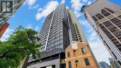 Building Photo - 771 Yonge St