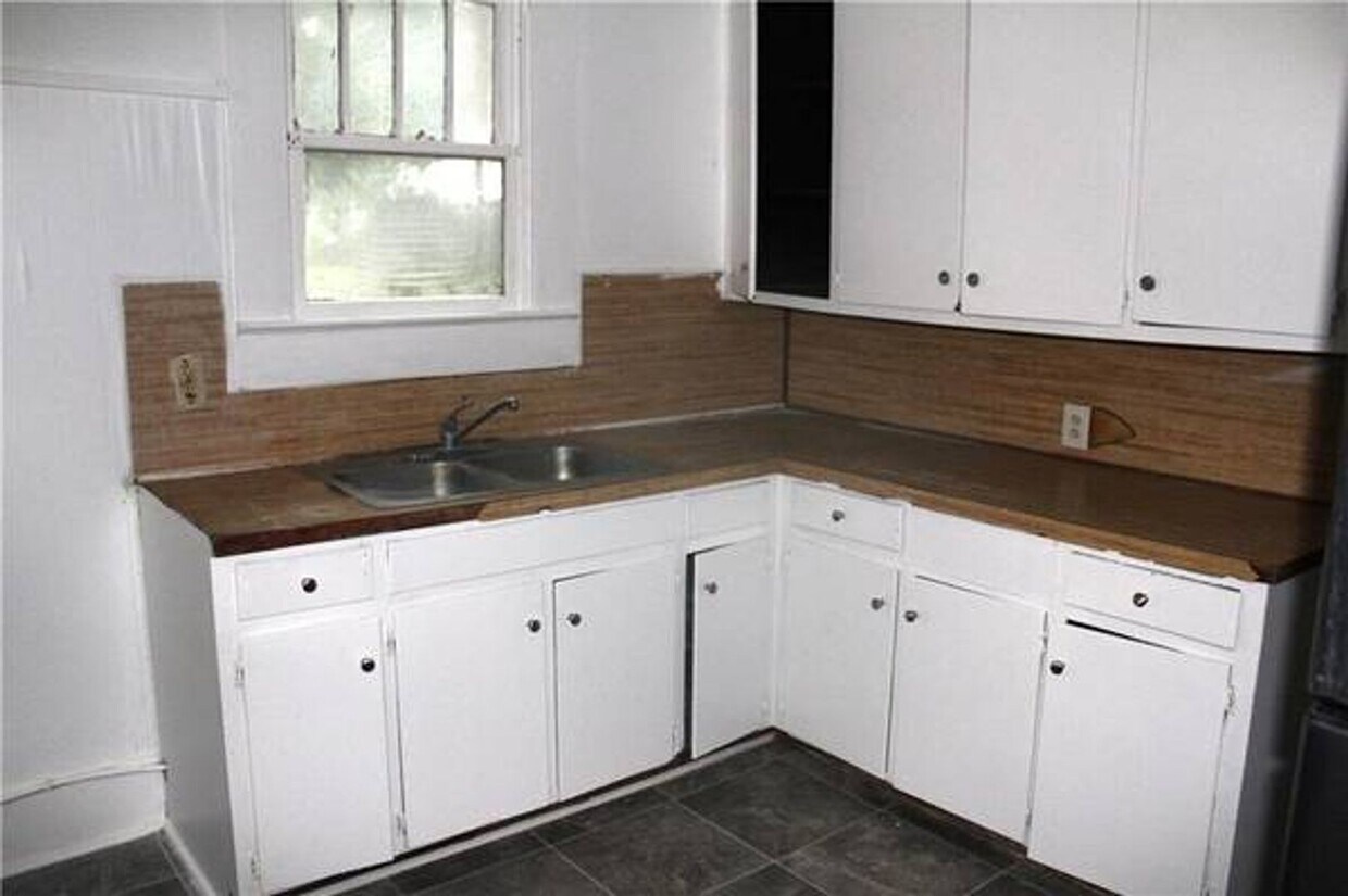 Foto del edificio - ****2102 Webster - Alexandria, on corner o...