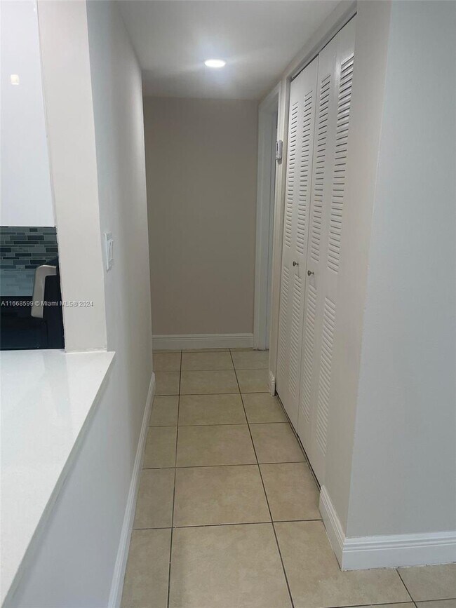 Building Photo - 4800 NW 79th Ave