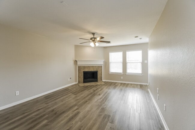 Foto del edificio - 4703 Montclair Hill Ln